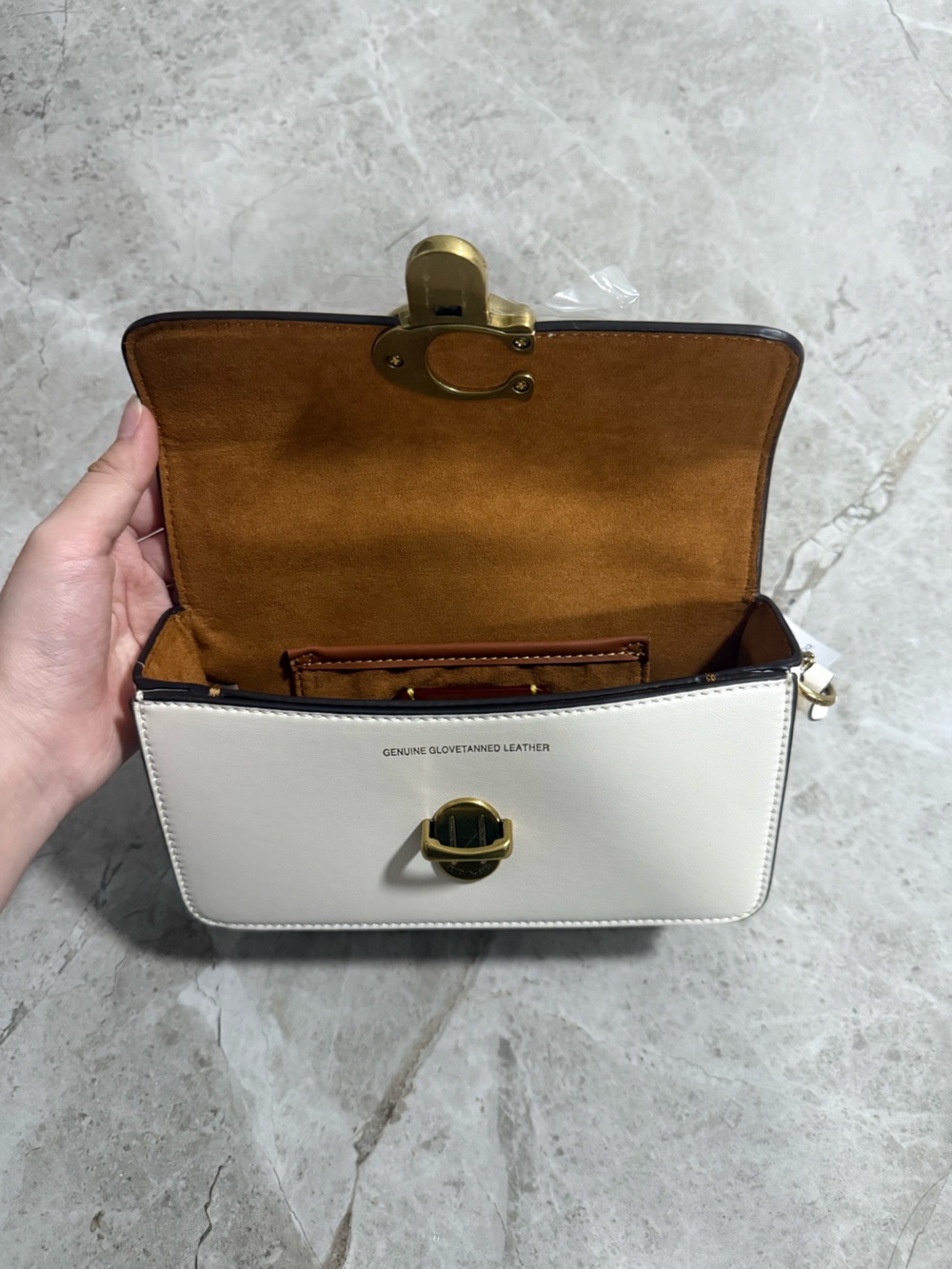 Coach Cream Leather Wristlet with Gold Turnlock - Picture 3 of 4